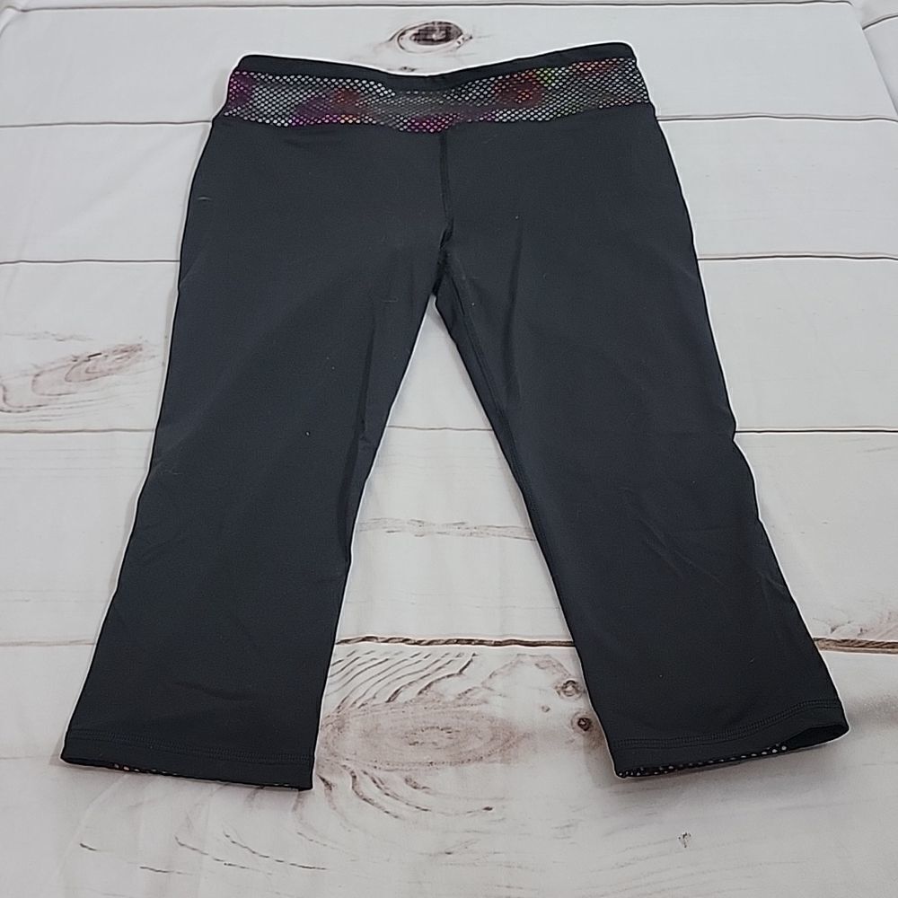 WOMENS VSX Victoria's Secret Sports Cropped Capri Leggings size Small